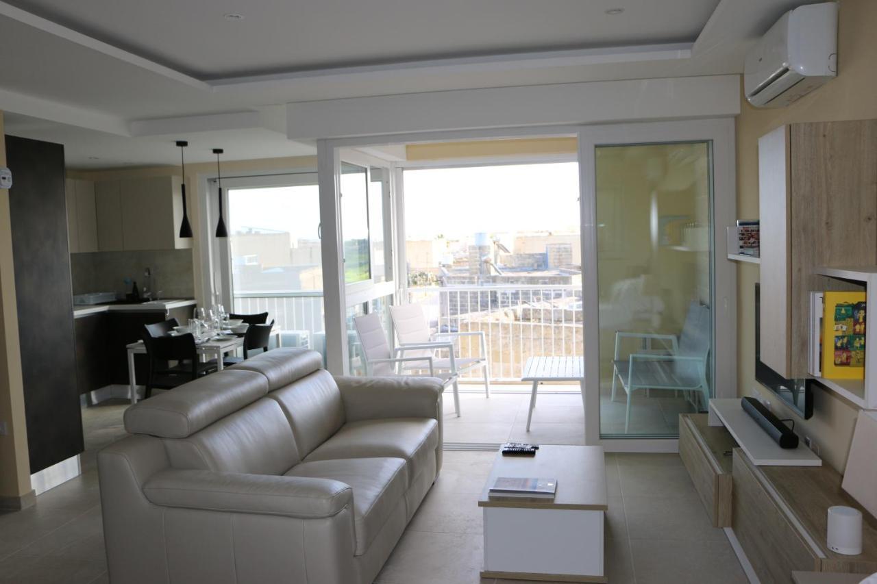Wileg 4A Luxury Studio Apartment With Shared Swimming Pool. Qala Kültér fotó